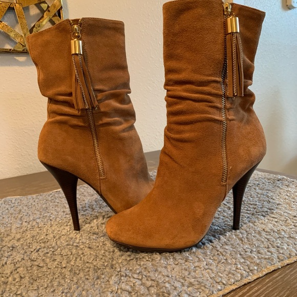 Calf height, tan suede, MK stiletto boots. - Picture 5 of 6